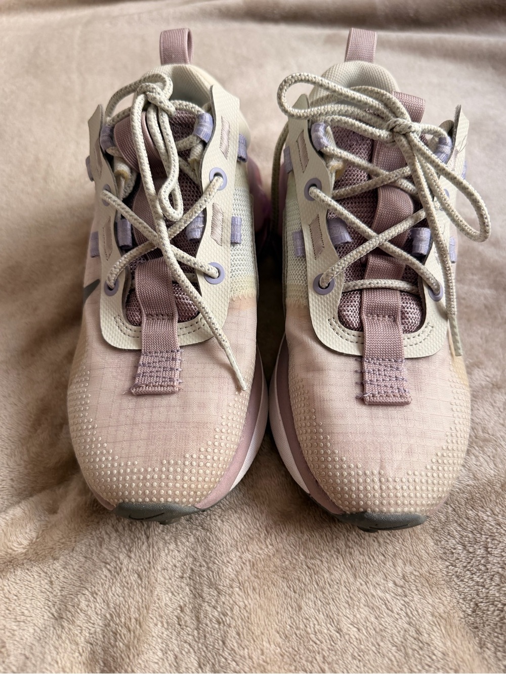 Nike Kids Sneakers in Dusty Pink and Cream